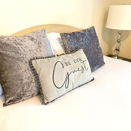 Amazing 2-Bed City Centre Apt With Parking Ковънтри Екстериор снимка