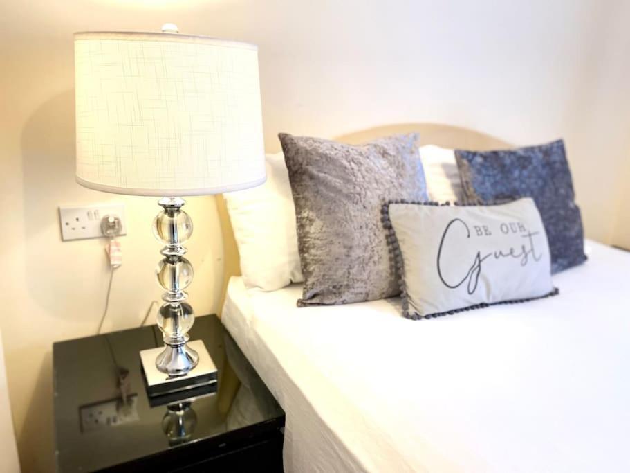 Amazing 2-Bed City Centre Apt With Parking Ковънтри Екстериор снимка